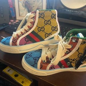 Gentle used Gucci sneaker unisex!
